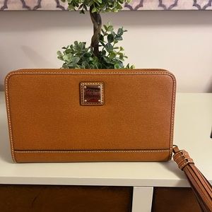 New Dooney and Bourke large clutch/large wallet Saffiano leather.